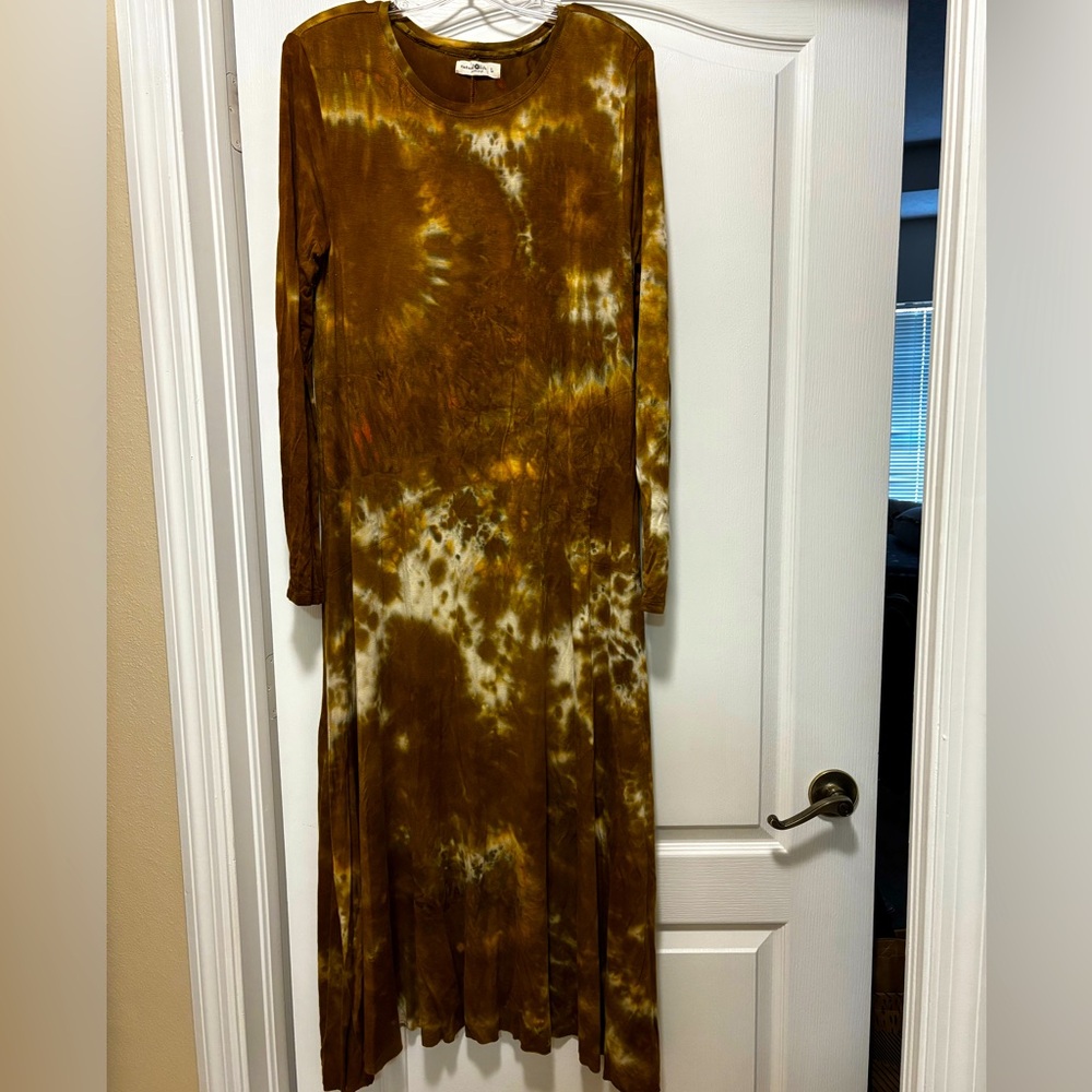 Tie-Dye Long Sleeve Maxi Dress